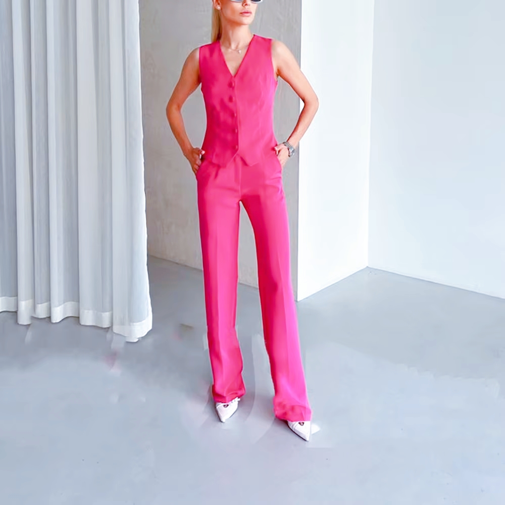 レディーススーツ3点セット ローズレッド ツーボタン 無地  - Women Formal Wear Stitching のレビューと価格